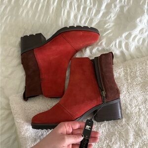 SOREL Red and Brown Ankle Boots